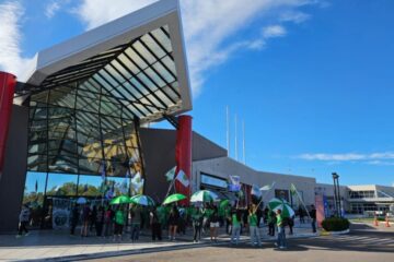 Tensión en el Shopping bahiense: Empleados de Comercio exigió el cierre por el feriado Tensión en el Shopping bahiense: Empleados de Comercio exigió el cierre por el feriado