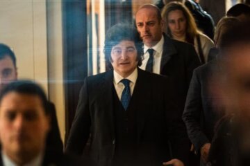 Milei atacó a los periodistas en el Congreso: «Los corruptos son ustedes. Chorros»