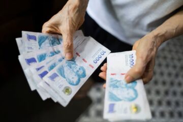 Los salarios volvieron a perder contra la inflación: subieron 2,4% en febrero