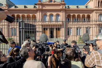 la Iglesia cuestionó al Gobierno por restringir el acceso de la prensa a Casa Rosada