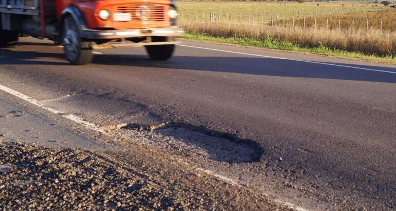 Advierten por el deterioro de las rutas nacionales y denuncian desvío de fondos para su mantenimiento Advierten por el deterioro de las rutas nacionales y denuncian desvío de fondos para su mantenimiento