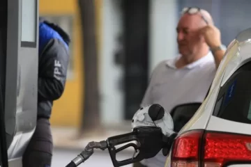 El Gobierno actualiza impuestos y se viene un nuevo aumento de la nafta El Gobierno actualiza impuestos y se viene un nuevo aumento de la nafta