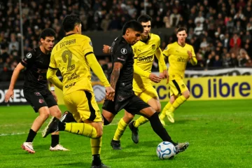 Platense empató con Peñarol y puso un pie en los octavos de la Libertadores Platense empató con Peñarol y puso un pie en los octavos de la Libertadores