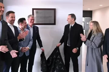 Adorni reapareció en una actividad de gobierno: participó en la inauguración de un centro automotriz Adorni reapareció en una actividad de gobierno: participó en la inauguración de un centro automotriz
