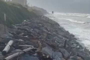 El avance del mar arrastró estructuras y afectó la costa de Pehuen-Co El avance del mar arrastró estructuras y afectó la costa de Pehuen-Co