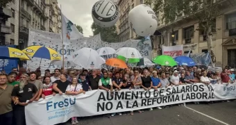 Nuevo revés judicial para la CGT: la causa contra la reforma laboral pasará al fuero que pidió el Gobierno Nuevo revés judicial para la CGT: la causa contra la reforma laboral pasará al fuero que pidió el Gobierno