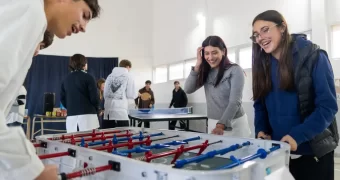 Modo Avión, el proyecto que volvió a vincular entre sí a los chicos de Coronel Suárez Modo Avión, el proyecto que volvió a vincular entre sí a los chicos de Coronel Suárez
