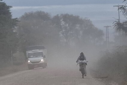 Vecinos reclaman por el estado del camino alternativo tras el cierre del paso a nivel en Rivera Vecinos reclaman por el estado del camino alternativo tras el cierre del paso a nivel en Rivera