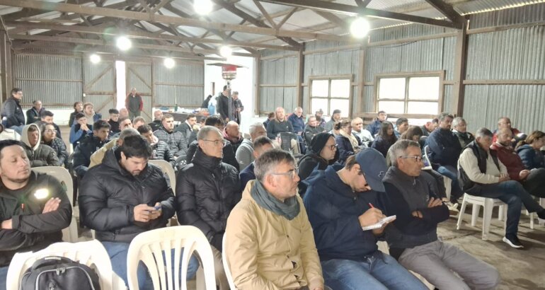 Capacitaron en Carhué sobre tratamientos fitosanitarios y manejo seguro de granos almacenados Capacitaron en Carhué sobre tratamientos fitosanitarios y manejo seguro de granos almacenados