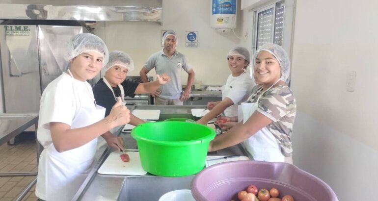 Gabriela Trabucco destacó el rol de la Escuela Agraria de Rivera: “Tenemos mucha vinculación con el mundo del trabajo” Gabriela Trabucco destacó el rol de la Escuela Agraria de Rivera: “Tenemos mucha vinculación con el mundo del trabajo”