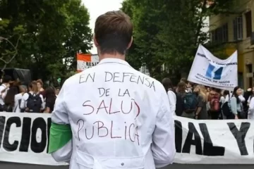 Trabajadores de la salud, organizaciones y sindicatos marchan a Plaza de Mayo contra el ajuste de Milei, recortes al PAMI y al Remediar Trabajadores de la salud, organizaciones y sindicatos marchan a Plaza de Mayo contra el ajuste de Milei, recortes al PAMI y al Remediar