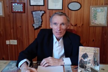 Julio César Melchior presenta “Memorias de la aldea”, un nuevo libro digital que rescata la identidad de los alemanes del Volga Julio César Melchior presenta “Memorias de la aldea”, un nuevo libro digital que rescata la identidad de los alemanes del Volga