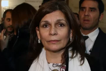 Causa Cuadernos: la ex secretaria de Néstor Kirchner presentó un certificado médico para no ir a declarar Causa Cuadernos: la ex secretaria de Néstor Kirchner presentó un certificado médico para no ir a declarar