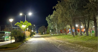 Villa Maza suma nuevas luminarias en el acceso Carlos Handorf Villa Maza suma nuevas luminarias en el acceso Carlos Handorf