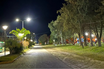 Villa Maza suma nuevas luminarias en el acceso Carlos Handorf Villa Maza suma nuevas luminarias en el acceso Carlos Handorf