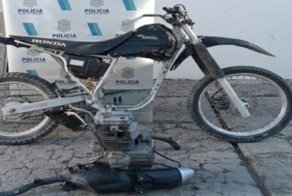 Recuperaron en Carhué una moto robada en Daireaux: estaba desarmada y hubo allanamientos positivos Recuperaron en Carhué una moto robada en Daireaux: estaba desarmada y hubo allanamientos positivos