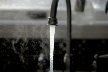 El agua de red sale distinta algunos días, y las consultas se multiplican sin respuesta clara El agua de red sale distinta algunos días, y las consultas se multiplican sin respuesta clara