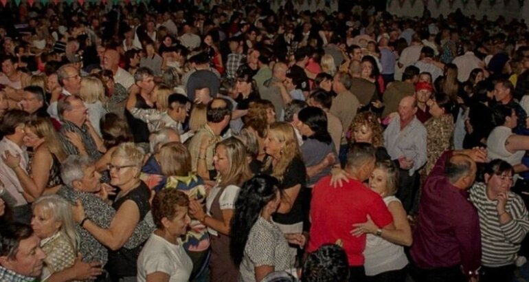 El Club Independiente celebró a lo grande los 50 años del Baile del Lechero El Club Independiente celebró a lo grande los 50 años del Baile del Lechero