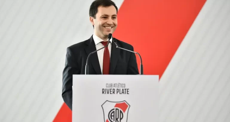 El presidente de River presiona al arbitraje antes del partido ante Central: “Somos 15 millones con la guardia alta” El presidente de River presiona al arbitraje antes del partido ante Central: “Somos 15 millones con la guardia alta”