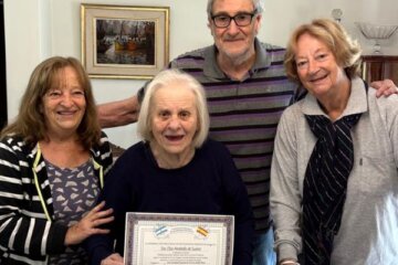 Reconocimiento en Carhué para Elsa Airabelella por su histórica labor en la Sociedad Española Reconocimiento en Carhué para Elsa Airabelella por su histórica labor en la Sociedad Española