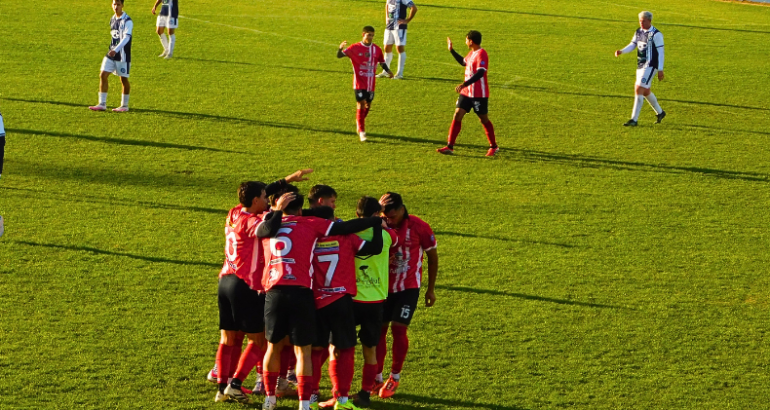 Liga Regional: Deportivo goleó en Santa María y sigue firme como escolta; Independiente ganó y se prende en la pelea Liga Regional: Deportivo goleó en Santa María y sigue firme como escolta; Independiente ganó y se prende en la pelea