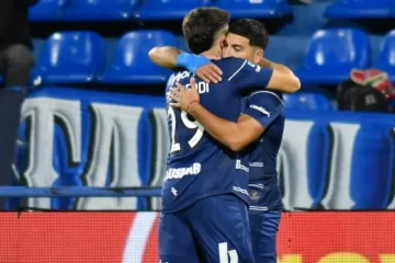 Gimnasia y Esgrima La Plata eliminó a Vélez y será rival de River en cuartos Gimnasia y Esgrima La Plata eliminó a Vélez y será rival de River en cuartos