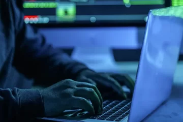Allanamiento en Tornquist por una causa de explotación sexual infantil: secuestran celulares Allanamiento en Tornquist por una causa de explotación sexual infantil: secuestran celulares