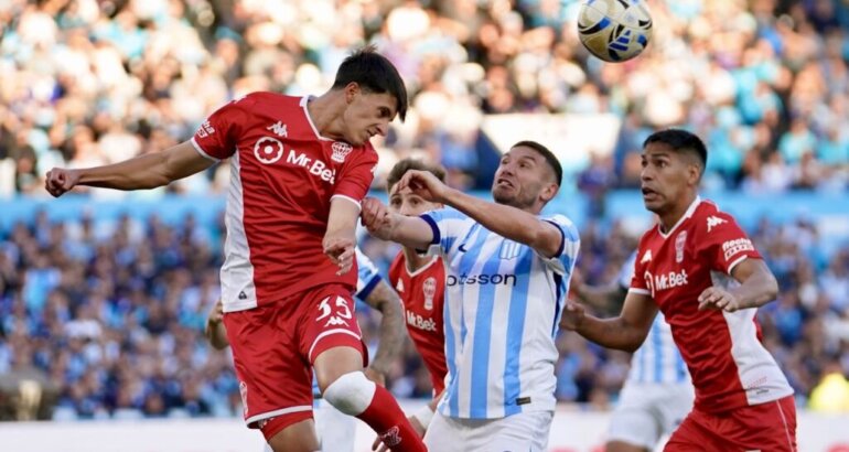 Racing y Huracán empataron y clasificaron a los octavos del Apertura Racing y Huracán empataron y clasificaron a los octavos del Apertura