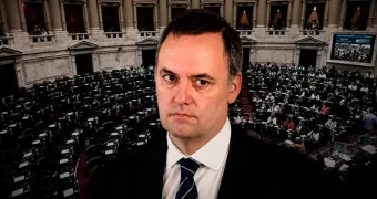 Adorni en la mira: la oposición pide una sesión para interpelarlo Adorni en la mira: la oposición pide una sesión para interpelarlo