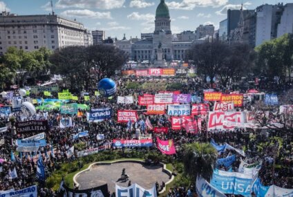 El país vuelven a marchar en defensa de la educación universitaria El país vuelven a marchar en defensa de la educación universitaria
