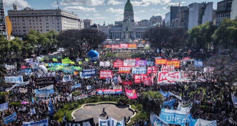 El país vuelven a marchar en defensa de la educación universitaria El país vuelven a marchar en defensa de la educación universitaria