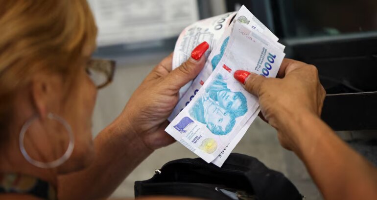 Inflación vs. salarios: por qué el consumo interno se debilita, según datos oficiales Inflación vs. salarios: por qué el consumo interno se debilita, según datos oficiales