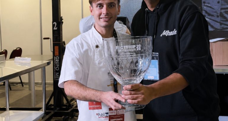 El chef carhuense Antonino Robilotte obtuvo el segundo puesto del Campeonato Nacional de Pastas Frescas en La Rural El chef carhuense Antonino Robilotte obtuvo el segundo puesto del Campeonato Nacional de Pastas Frescas en La Rural