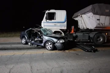 Tragedia en Ruta 3: un automovilista falleció y su acompañante resultó gravemente herida en un choque Tragedia en Ruta 3: un automovilista falleció y su acompañante resultó gravemente herida en un choque