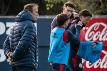 Sorpresa en San Lorenzo: renunció el DT y Walter Perazzo dijo “No me quedó otra que hacerme cargo” Sorpresa en San Lorenzo: renunció el DT y Walter Perazzo dijo “No me quedó otra que hacerme cargo”