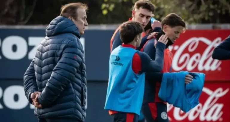 Sorpresa en San Lorenzo: renunció el DT y Walter Perazzo dijo “No me quedó otra que hacerme cargo” Sorpresa en San Lorenzo: renunció el DT y Walter Perazzo dijo “No me quedó otra que hacerme cargo”