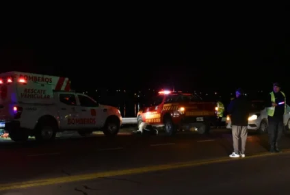 Accidente fatal en el cruce de las rutas 35 y 14: cuatro mujeres murieron tras caer con su vehículo a una laguna Accidente fatal en el cruce de las rutas 35 y 14: cuatro mujeres murieron tras caer con su vehículo a una laguna