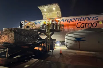 Aerolíneas Argentinas envió un avión carguero y un vuelo con brigadistas a Venezuela Aerolíneas Argentinas envió un avión carguero y un vuelo con brigadistas a Venezuela