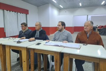 José Manuel Palenzona fue elegido presidente de la Liga Regional de Fútbol de Coronel Suárez José Manuel Palenzona fue elegido presidente de la Liga Regional de Fútbol de Coronel Suárez