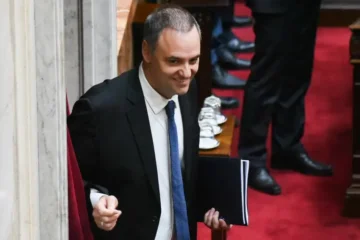 Marcha atrás: finalmente Manuel Adorni confirmó que ira al Senado para dar su informe de gestión Marcha atrás: finalmente Manuel Adorni confirmó que ira al Senado para dar su informe de gestión