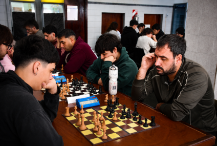 Rivera dijo presente en Pigüé: la Escuela de Ajedrez participó de una nueva fecha del Prix del Sudoeste Bonaerense Rivera dijo presente en Pigüé: la Escuela de Ajedrez participó de una nueva fecha del Prix del Sudoeste Bonaerense