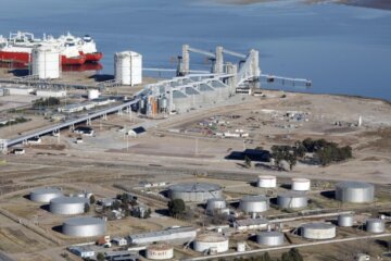 Bahía Blanca recibirá una mega inversión de US$ 400 millones de una multinacional del agro Bahía Blanca recibirá una mega inversión de US$ 400 millones de una multinacional del agro
