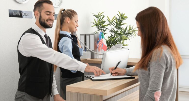 Carhué será sede de una capacitación sobre Recepción y Conserjería para alojamientos turísticos Carhué será sede de una capacitación sobre Recepción y Conserjería para alojamientos turísticos