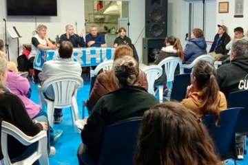 Municipales de Adolfo Alsina aprobaron el acuerdo paritario: cobrarán salarios y aguinaldo el 8 de julio Municipales de Adolfo Alsina aprobaron el acuerdo paritario: cobrarán salarios y aguinaldo el 8 de julio