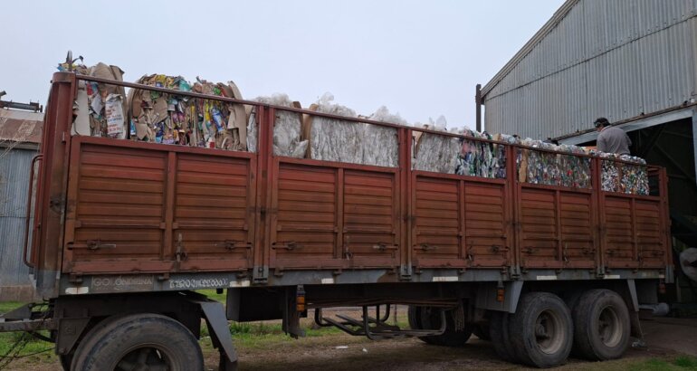 Rivera recicló más de 5 toneladas de materiales y refuerza las acciones de recuperación de residuos Rivera recicló más de 5 toneladas de materiales y refuerza las acciones de recuperación de residuos
