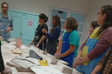 Una experiencia única con el barro: llega un taller abierto de alfarería en torno en Carhué Una experiencia única con el barro: llega un taller abierto de alfarería en torno en Carhué