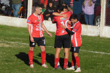 Deportivo apabulló a San Martín (ST) e Independiente venció a Alem en Pringles y ya conocen sus rivales de octavos Deportivo apabulló a San Martín (ST) e Independiente venció a Alem en Pringles y ya conocen sus rivales de octavos