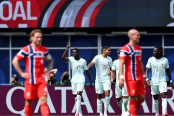 Con un triplete de Dembélé, Francia goleó a Noruega y se quedó con el Grupo I Con un triplete de Dembélé, Francia goleó a Noruega y se quedó con el Grupo I