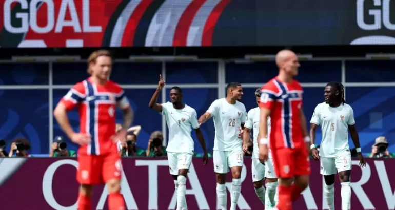 Con un triplete de Dembélé, Francia goleó a Noruega y se quedó con el Grupo I Con un triplete de Dembélé, Francia goleó a Noruega y se quedó con el Grupo I