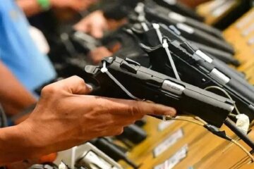 El Gobierno promulgó ley para regularizar armas no registradas y amplía plan de entrega voluntaria El Gobierno promulgó ley para regularizar armas no registradas y amplía plan de entrega voluntaria